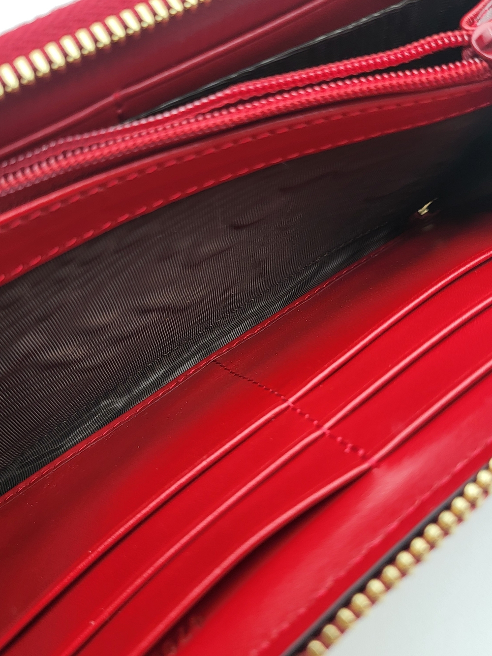 GUCCI Calfskin Sylvie Zip Around Long Wallet Hibiscus Red 476083. Authentic.. - Picture 9 of 16